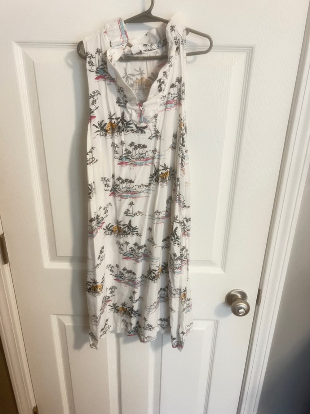 crown & ivy White Tropical Print Sleeveless Midi Dress